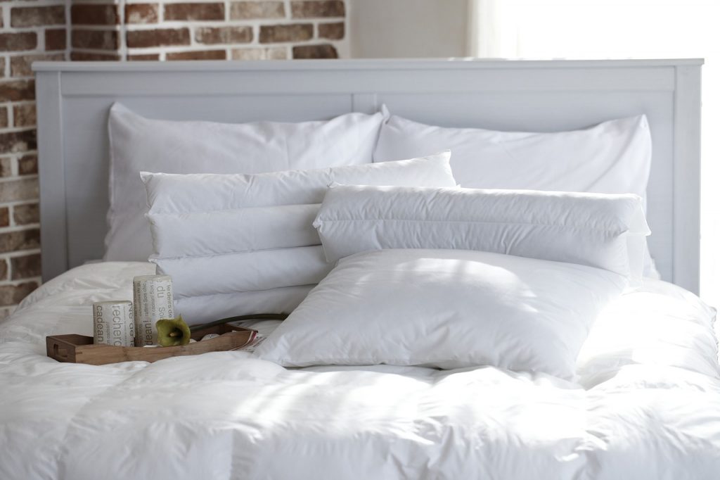 What Kinds of Pillows Do Hotels Use? Sheet Market