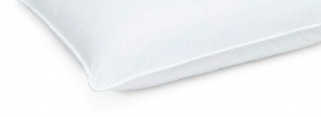 the edges and corner of a bed pillow