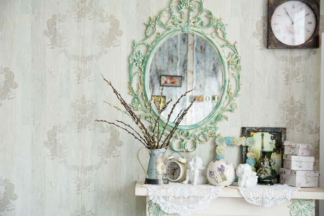 a room featuring shabby chic decor elements